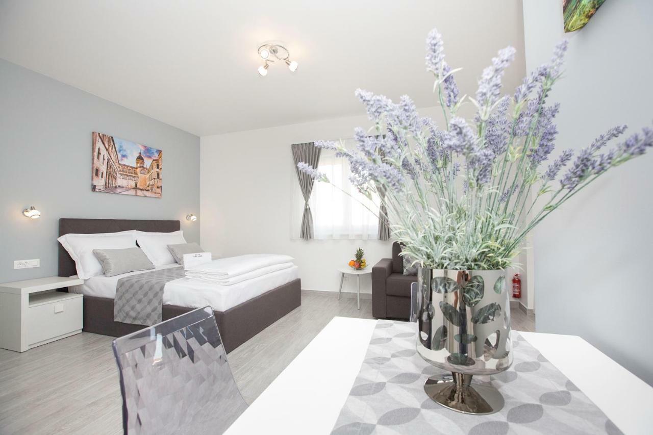 Villa Apartments Art 特罗吉尔 外观 照片